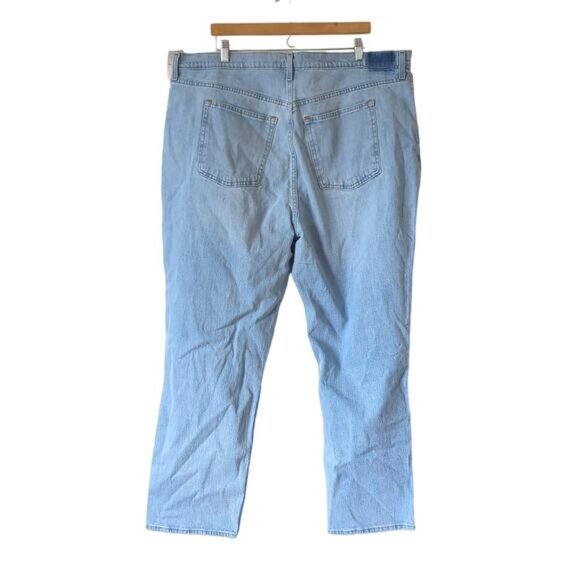 Abercrombie & Fitch 90s Straight Leg Ultra High Rise Jeans Curve Love 36 22 NWT - Picture 3 of 6